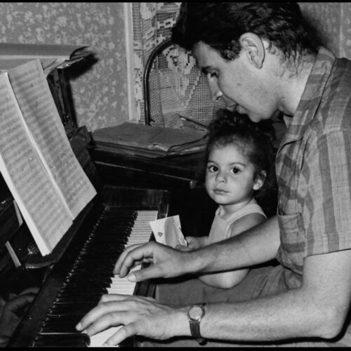 mikis-theodorakis-o-pio-gnwstos-agnwstos-Screenshot-2026-07-13-at-3-53-41 PM